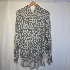 For The Republic Woman Gray Leopard Print Hooded Cardigan Sweater Size L
